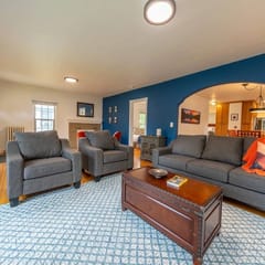 Steps to Manito Park , Home and Private Suite