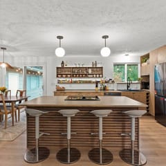 Game On | 2 Lounges, Ping Pong, Yard