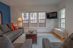 Steps to Manito Park , Home and Private Suite - Image 4