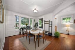 Chic Vintage Vibes | Stylish Stay Near It All - Image 5