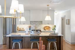 Stunning South Hill Craftsman 4BR 2BA - Image 3