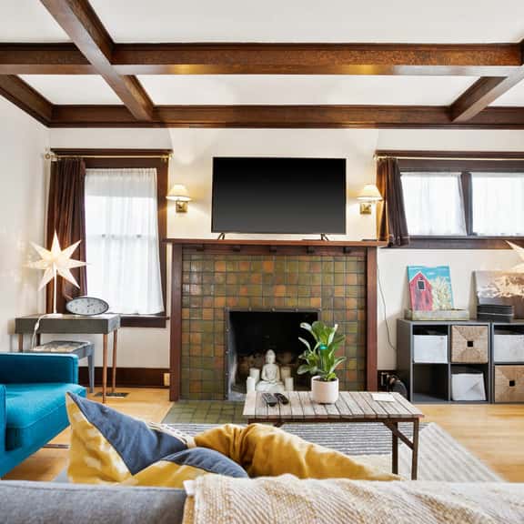 Prime Perry Pad | Pets, Patio & Peloton—All Here - Image 1
