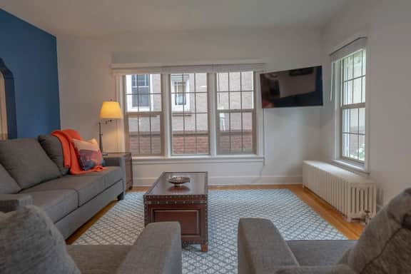 Steps to Manito Park , Home and Private Suite - Image 2