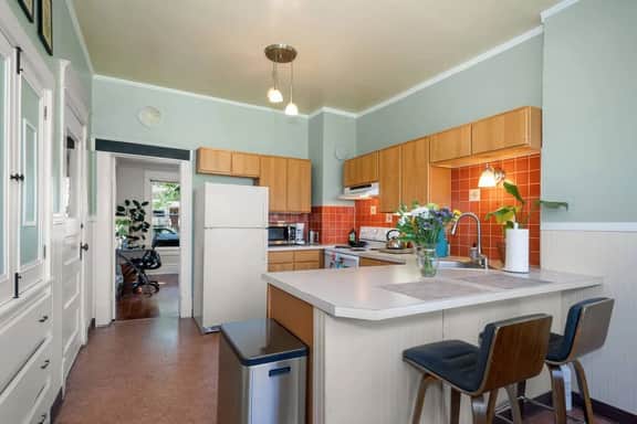 Chic Vintage Vibes | Stylish Stay Near It All - Image 3