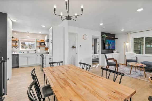 City Close, Style First | Modern Bungalow Vibes - Image 4